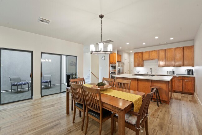 Building Photo - 1610 Hadley St