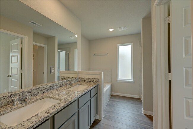 Building Photo - 13856 Goldeye Dr