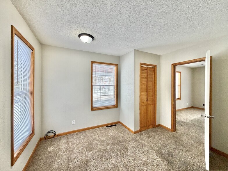 Building Photo - 1014 10th St