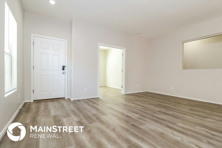 Building Photo - 15220 W Shaw Butte Dr