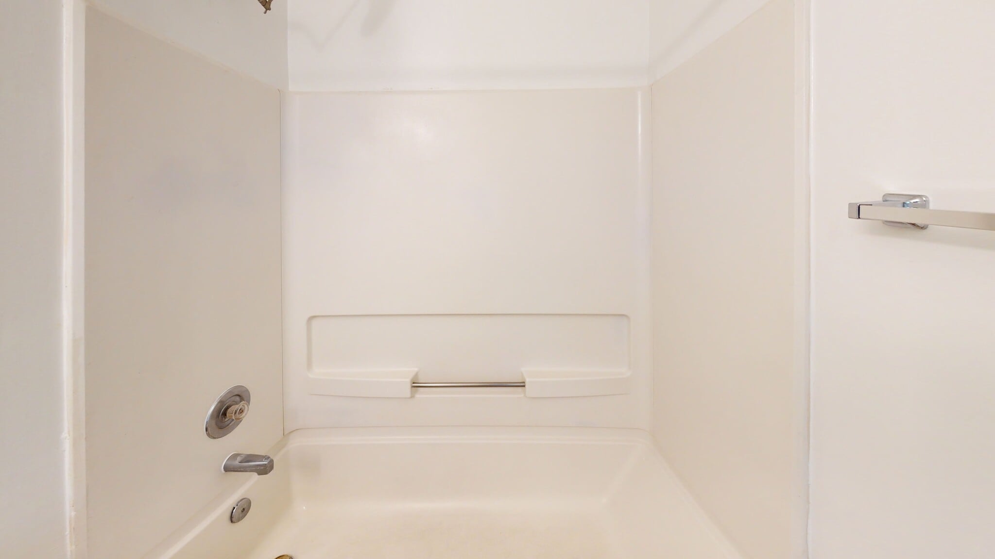 Building Photo - 6 Blue Sky Dr