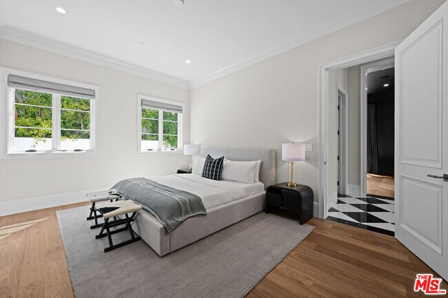 Building Photo - 616 N Alpine Dr