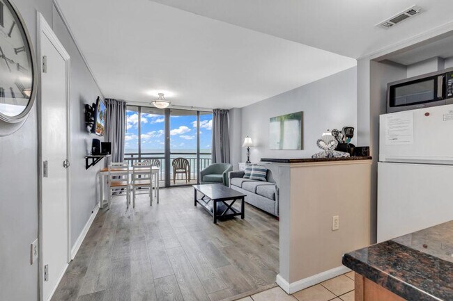 Building Photo - 2310 N Ocean Blvd
