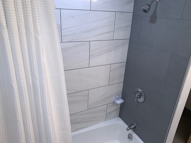 Building Photo - 188 Middlesex Ave