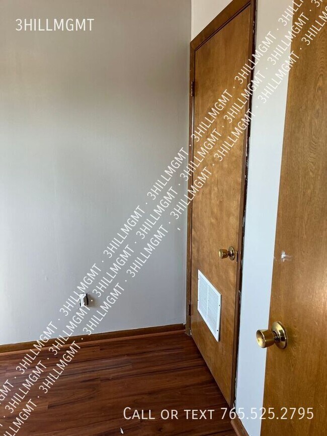 Building Photo - 921 Russellton Rd