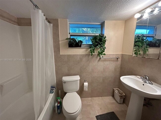 Building Photo - 8950 SW 69th Ct