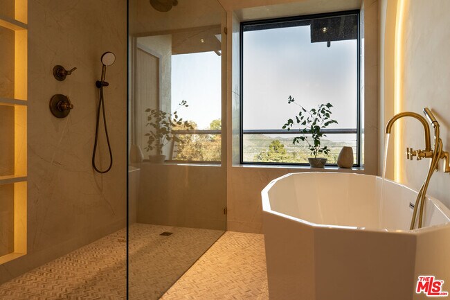 Building Photo - 7802 Torreyson Dr