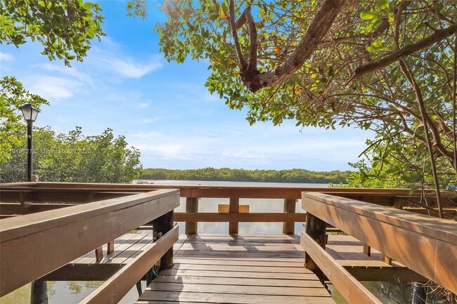 Building Photo - 5051 N Hwy A1A