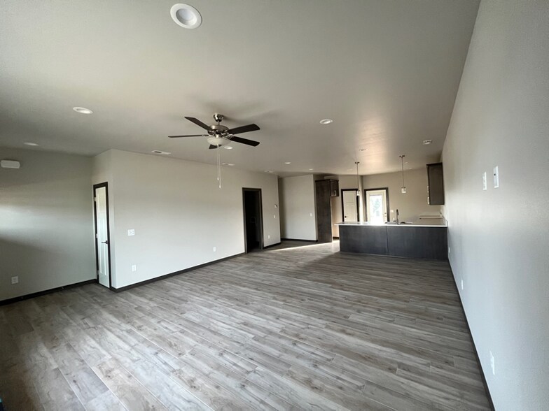 Building Photo - 2212 Quartzite Dr