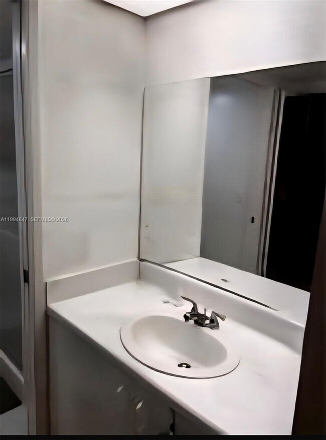 Building Photo - 900 SW 142nd Ave