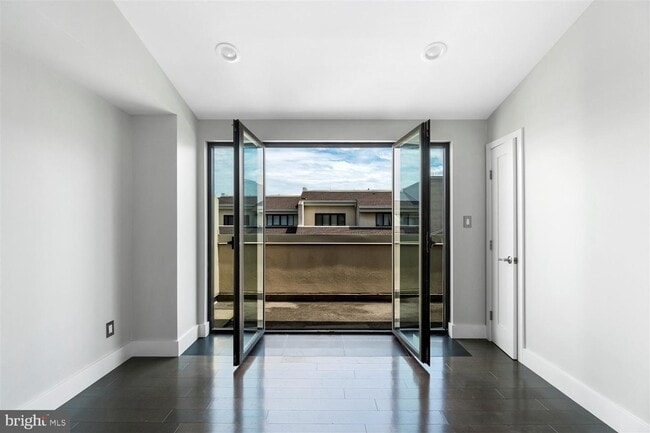 Building Photo - 1000 Fell St