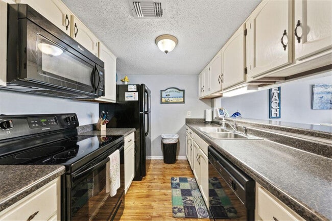 Building Photo - 344 E Beach Blvd