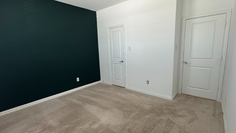 Building Photo - 917 Rosebay Dr