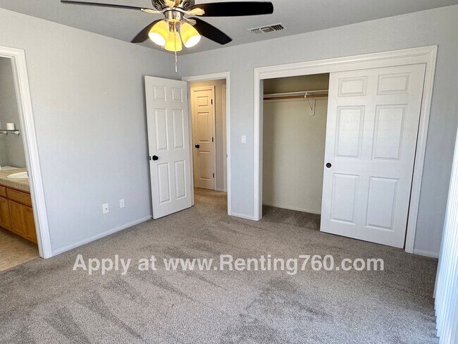 Building Photo - Clean and Well Maintained 2 Bed Home Near Military base