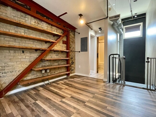 Building Photo - Urban Condo at The Pierpont Lofts!