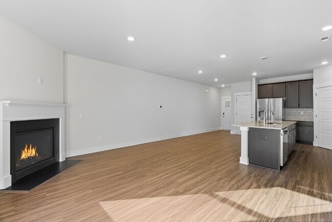 Building Photo - Modern 3BR/2.5BA Townhome in luxurious Village at Chapel Green! $2250/mo rent***