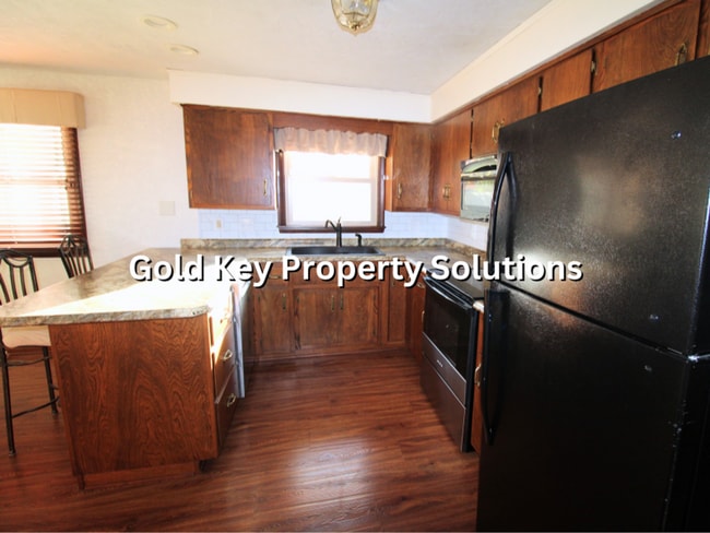 Building Photo - ALEXANDRIA 3 BR 2 FULL BA House in Beautif...