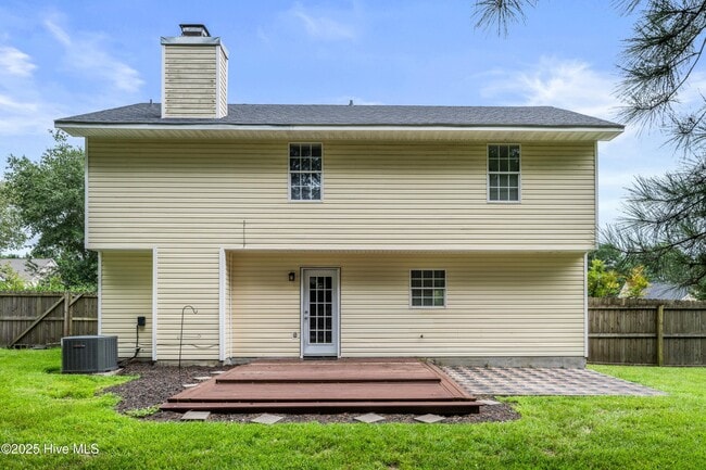 Building Photo - 107 Chestnut Ct