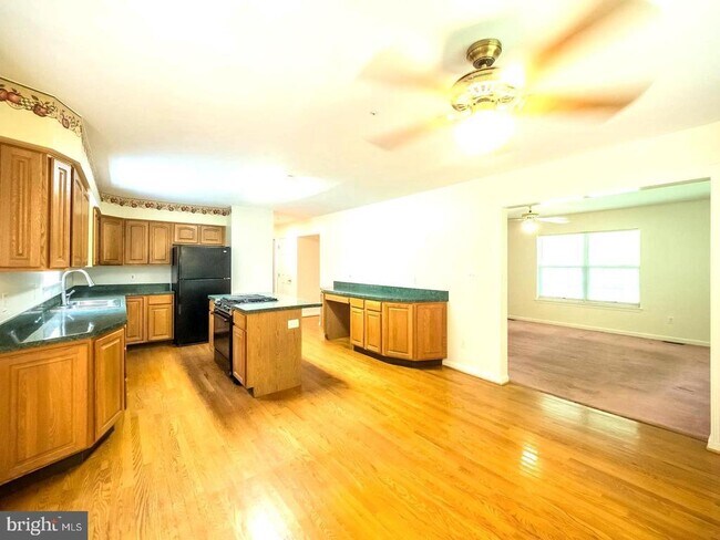 Building Photo - 7701 Croom Rd