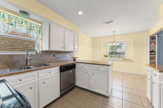 Building Photo - 427 Whitecap Dr