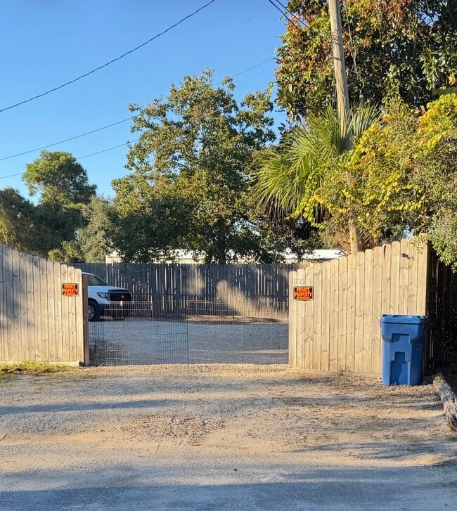 Building Photo - 1825 Flagg Ave