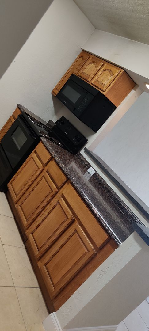 Building Photo - Gorgeous Sunset views. 2 bedroom 2 bath condo