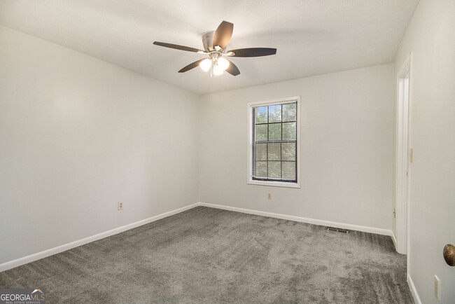 Building Photo - 3237 Highpoint Ct