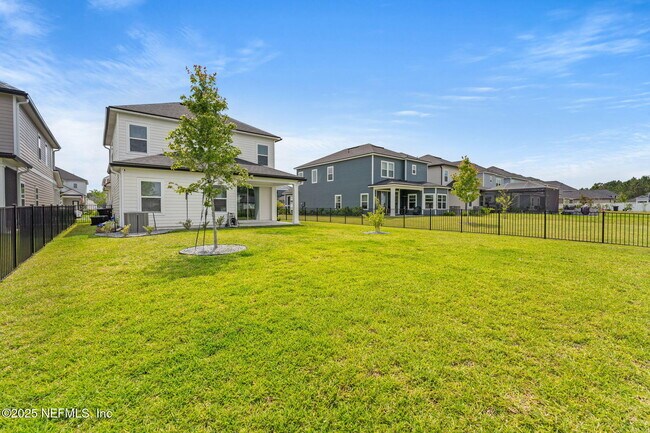 Building Photo - 535 Silver Landing Dr