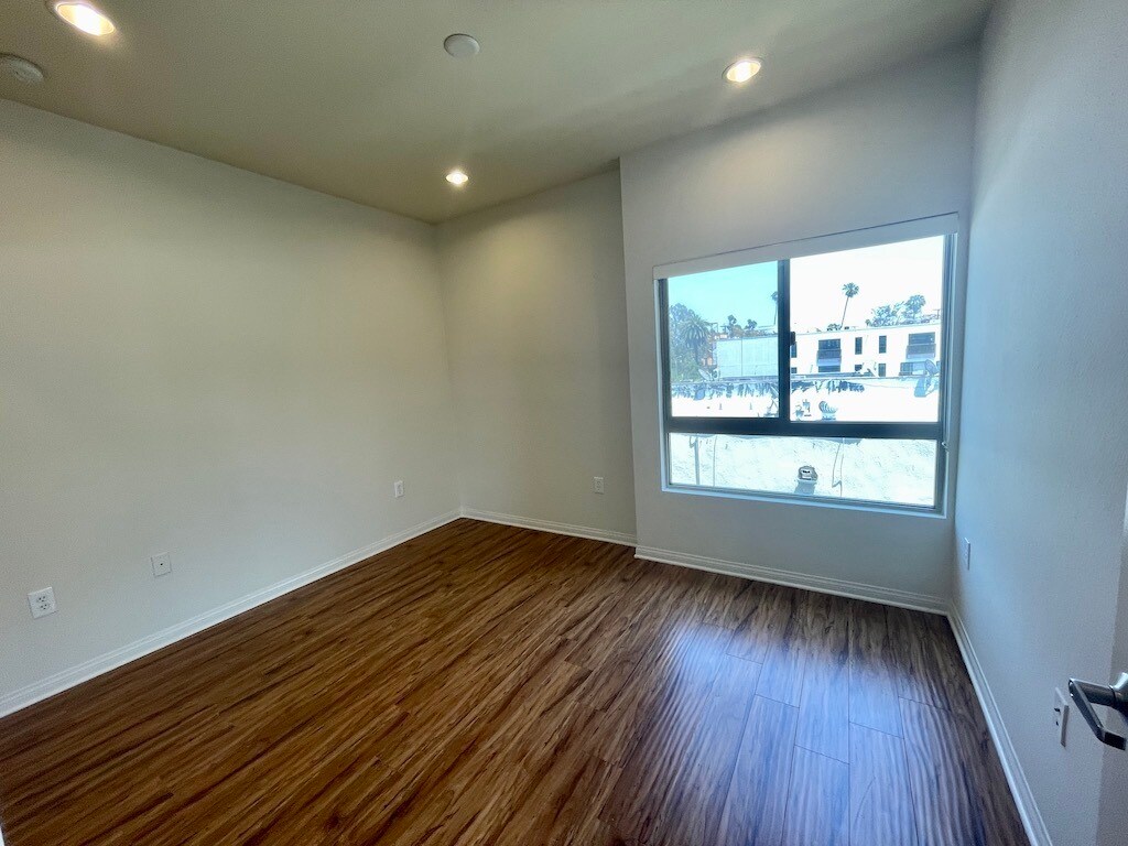 Building Photo - 5842 Harold Way