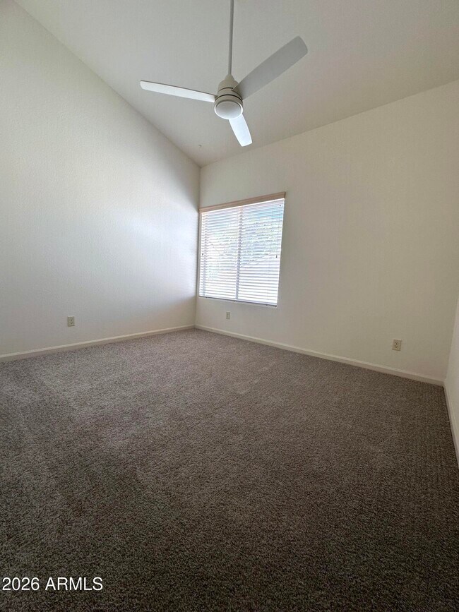 Building Photo - 1601 E Glenhaven Dr