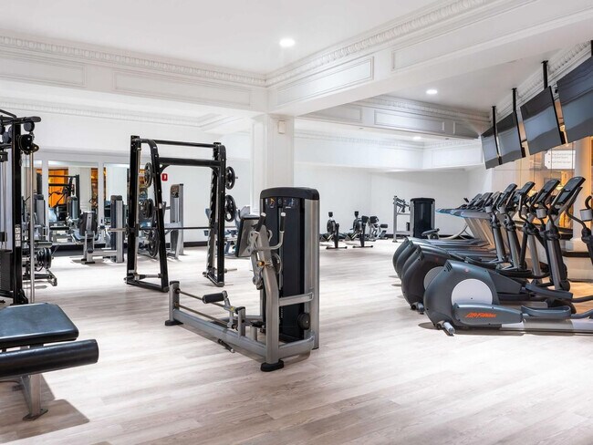 Building Photo - 810 Pacific Ave