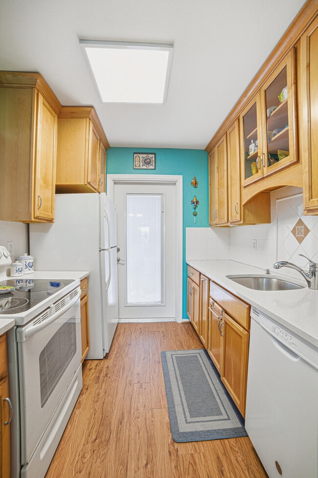 Building Photo - 112 Doolen Ct