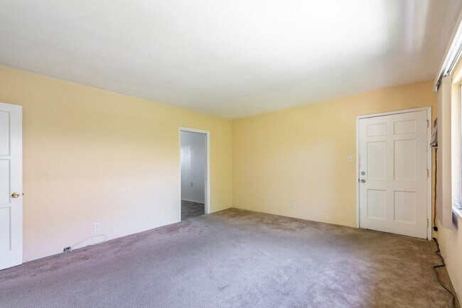 Building Photo - 227 W Alameda Ave