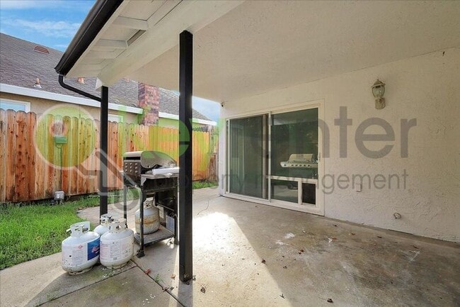 Building Photo - 5631 Mt Everest Ct