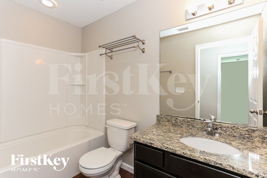 Building Photo - 78295 Saddle Rock Rd