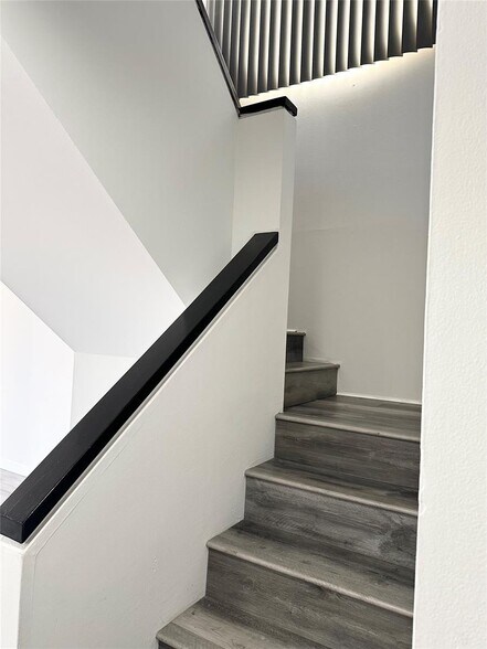 Building Photo - 2930 SW 87th Ter