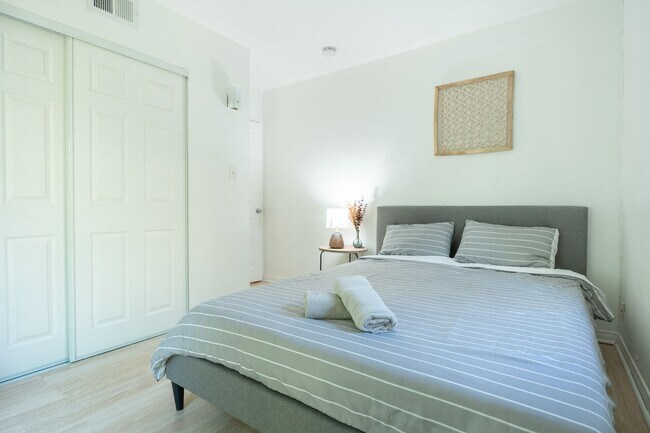 Building Photo - Cozy Zen Retreat Home with 4BD+3BA  Share ...