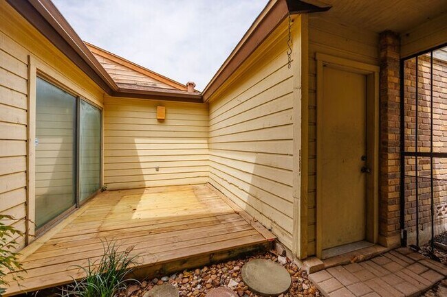 Building Photo - 11827 Gallery View St