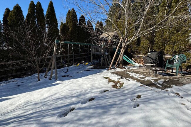 Building Photo - 9414 Grant Ave