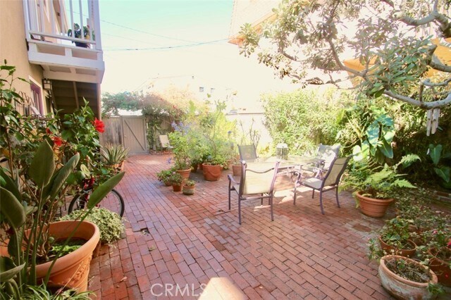 Building Photo - 126 8th St