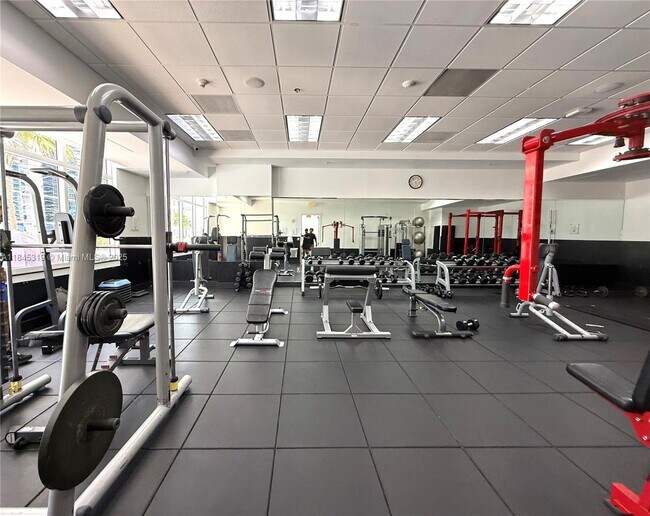 Building Photo - 1200 Brickell Bay Dr