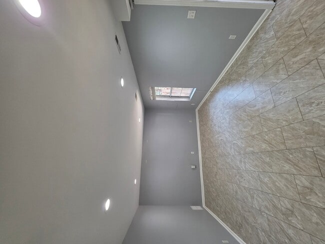 Building Photo - 406 Knollwood Ct