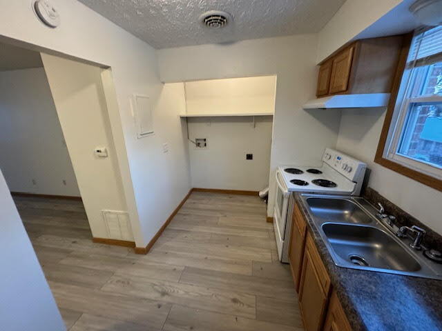 Building Photo - 2-Bed in the Heart of Troy – 900 Sq. Ft. of Cozy Living!"