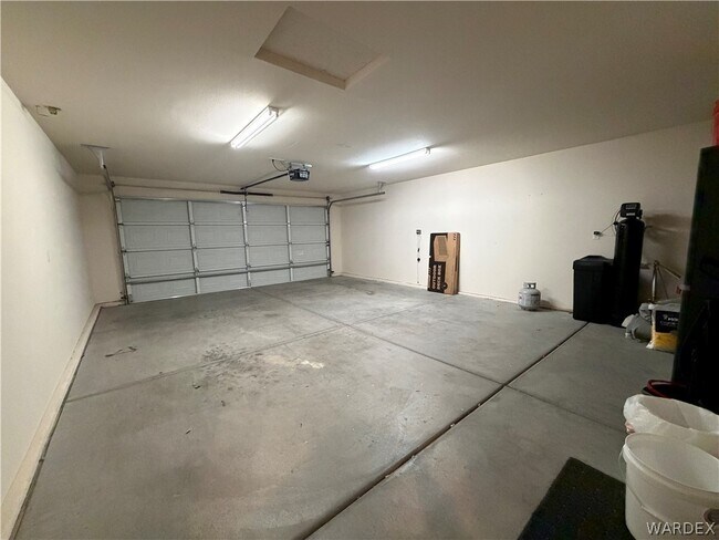 Building Photo - 2416 N Ridge Ave