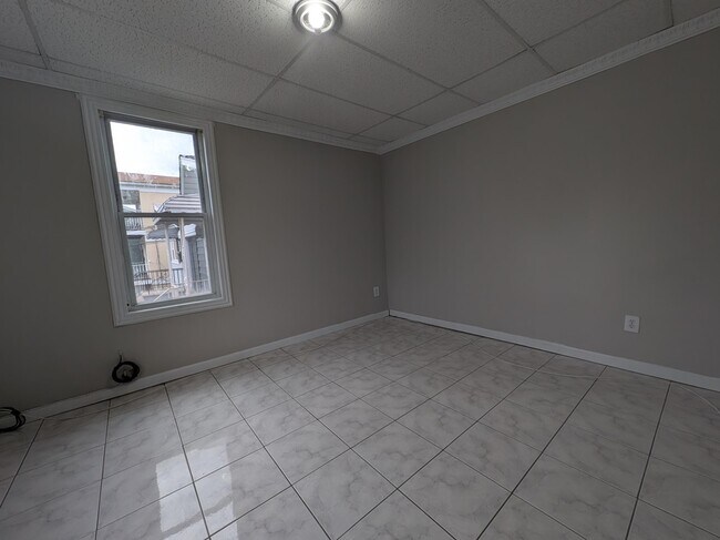 Building Photo - 1430 44th St