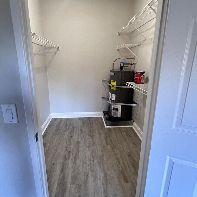 Building Photo - 2 Bed, 2 Bath condo, ground floor unit
