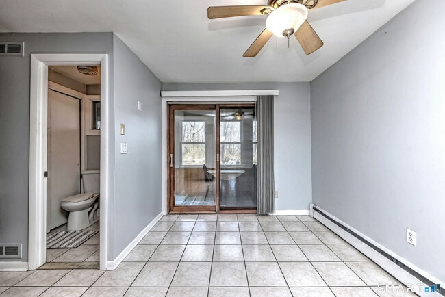 Building Photo - 1 Cora St