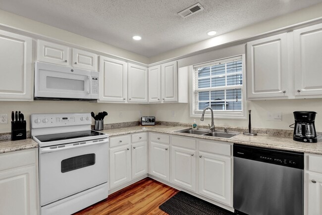 Building Photo - Compass Point - Vacation Rental - Sneads Ferry, NC