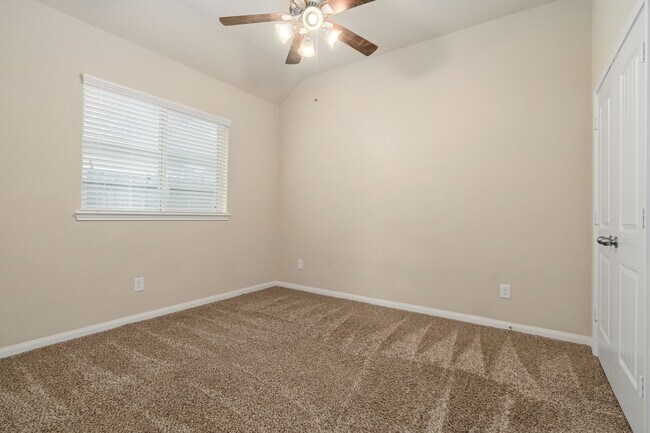 Building Photo - 13426 Raintree Dr