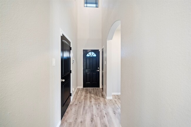 Building Photo - 6161 White Oak Leaf Lp